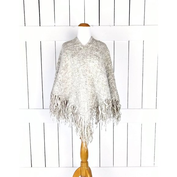Sweaters - Vintage thick wool knit fringe ponch
